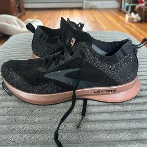 Brooks Women's Black and Pink Athletic Shoes